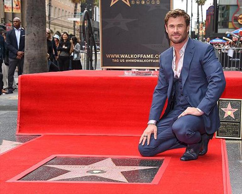 Chris Hemsworth Hollywood Yıldızına Kavuştu