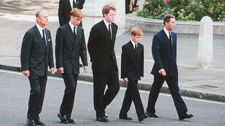 Prens Harry'nin İngiltere Ziyareti ve Aile İlişkileri