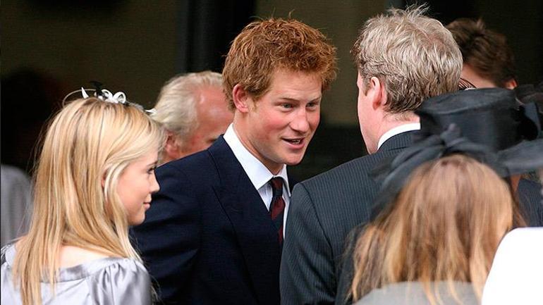 Prens Harry'nin İngiltere Ziyareti ve Aile İlişkileri
