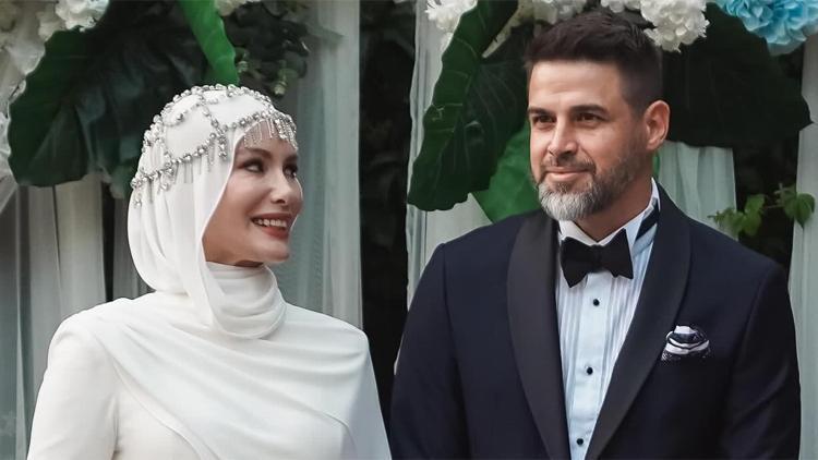 Gamze Özçelik ve Reshad Strik Evlendi