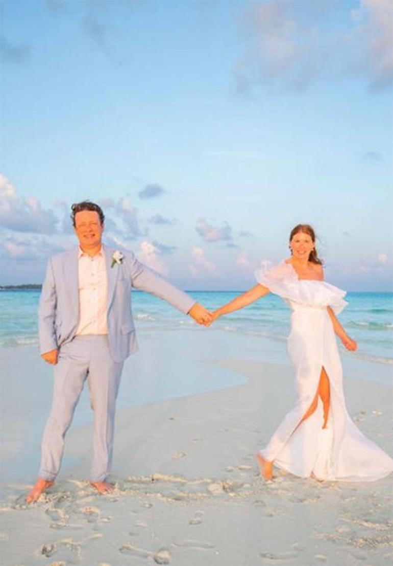 Jamie ve Jools Oliver: Evlilik Yıl Dönümlerinde Yeniden Aşk Tazeleyen Çift