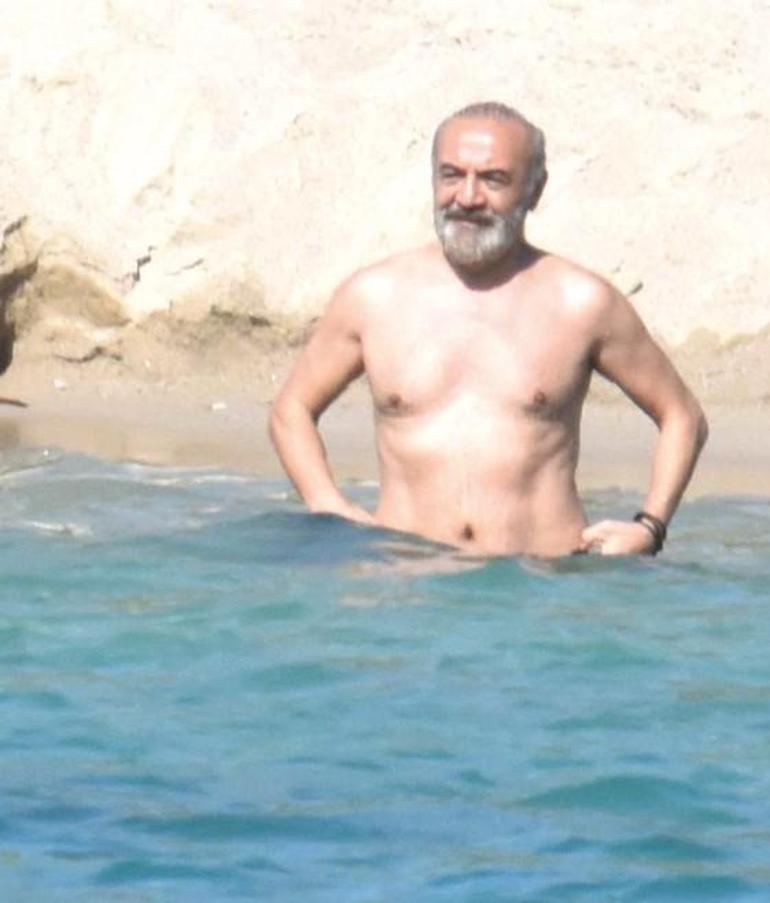 Tatil Keyfi: Ünlülerin Plaj Güzeli Nesrin Cavadzade'den Yılmaz Erdoğan'a