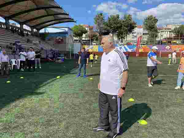 Fatih’te ayak tenisi turnuvası bu yıl 3. kez düzenlendi
