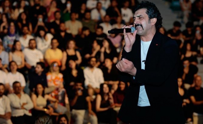 Bayhan, Adana'da Nostaljik Bir Konser Verdi