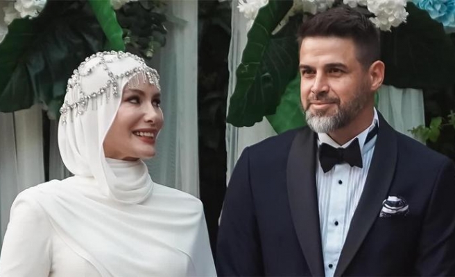 Gamze Özçelik ve Reshad Strik Evlendi