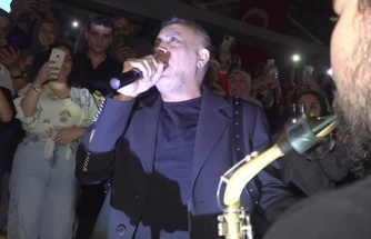 Haluk Levent Amasya'da Yağmura Rağmen Unutulmaz Bir Konser Verdi