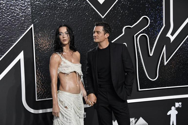 Katy Perry'ye Ödül Orlando Bloom'dan