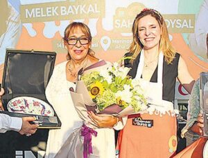 Bursa Büyükşehir Belediye Başkanı Mustafa Bozbey, Bursa Dudugiller Salatası Yaparak Eğlendirdi