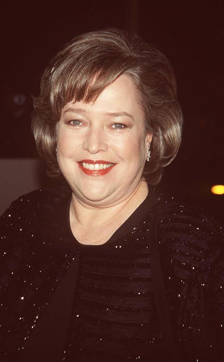 Hollywood'un Efsane Yüzü Kathy Bates Emekli Oluyor