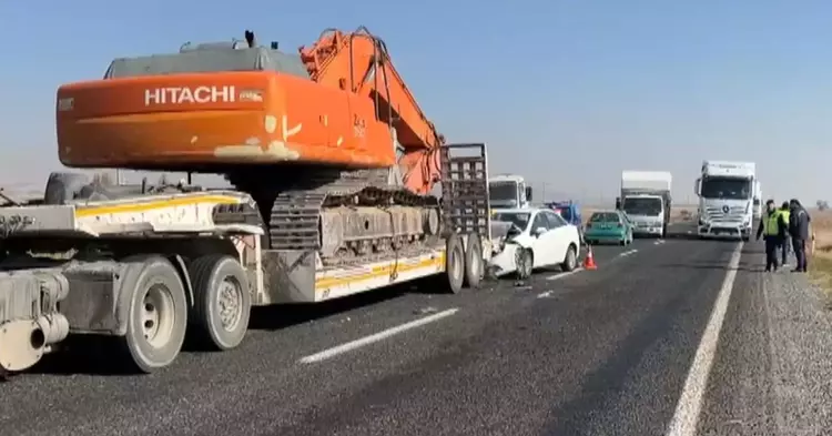 Afyonkarahisar'da Zincirleme Kaza: 8 Araç Çarpıştı