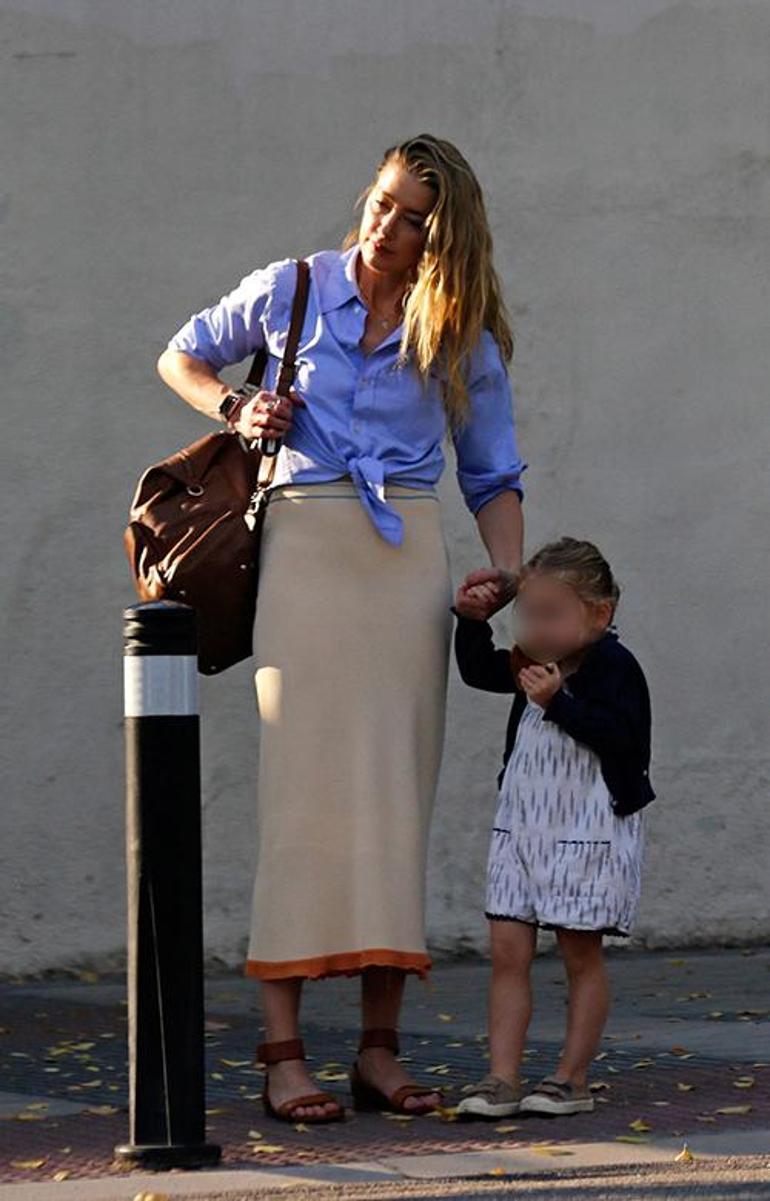 Oonagh Page ve Amber Heard Hikayesi