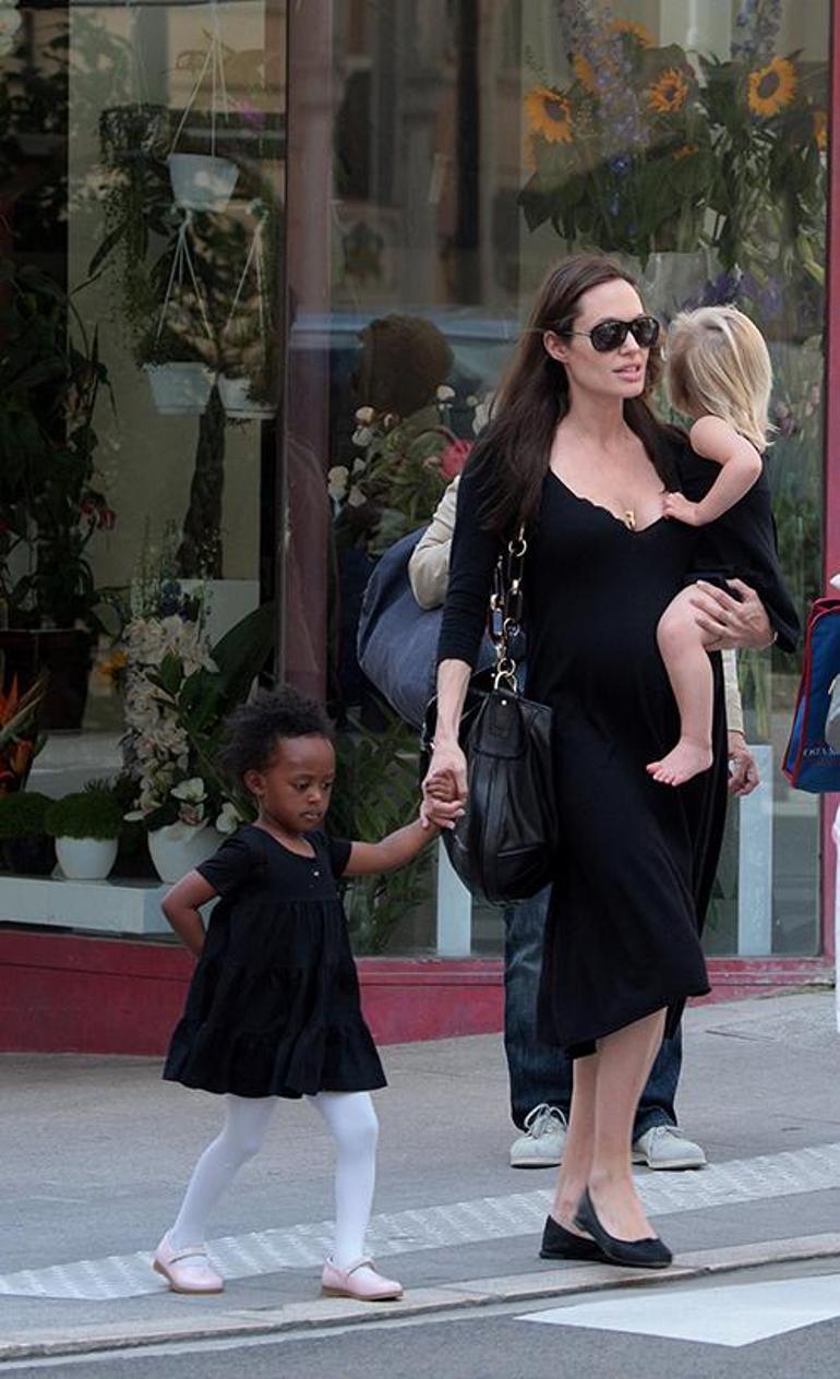 Angelina Jolie: Anneliği ve Kariyeri