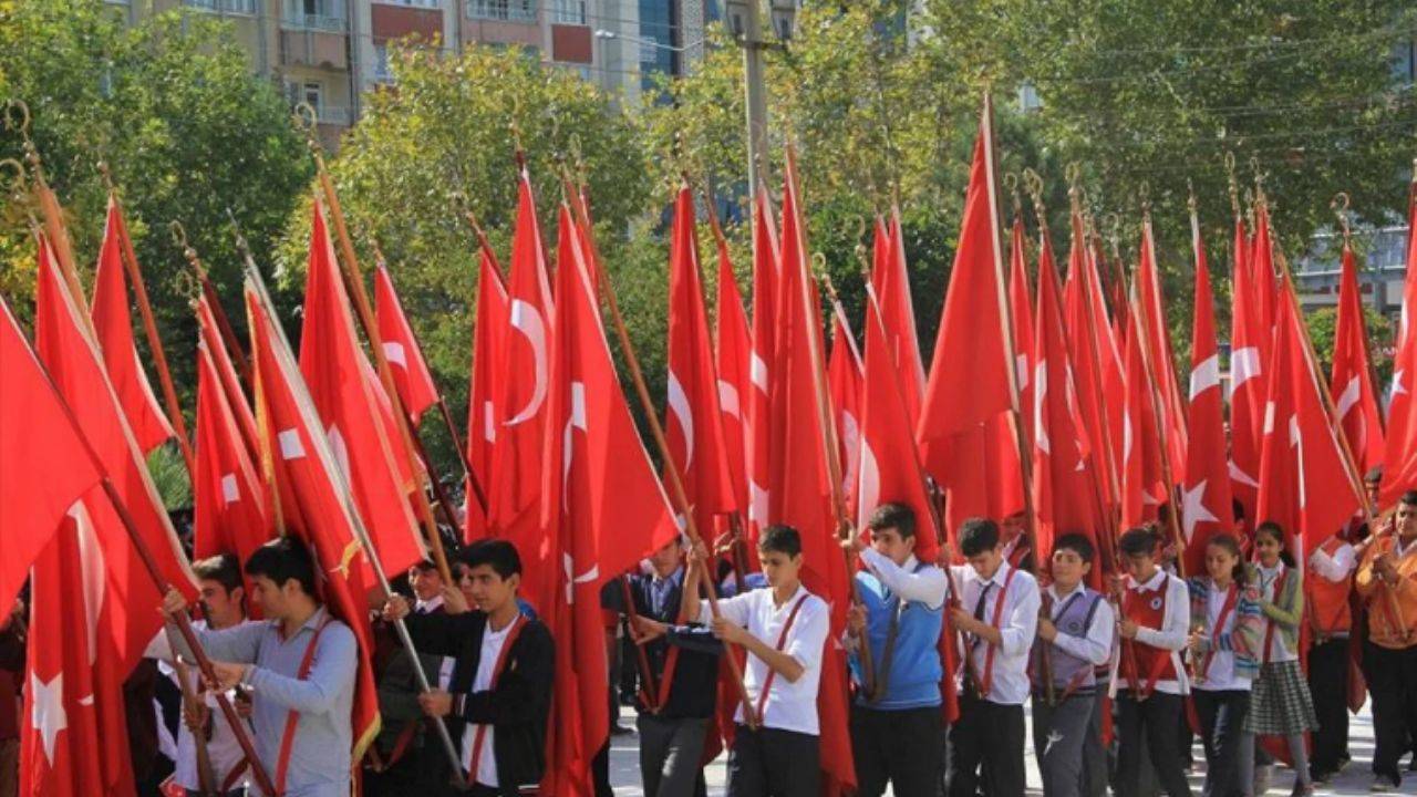 Ankara’daki Terör Saldırısı Sonrası 29 Ekim Cumhuriyet Bayramı Kutlamaları