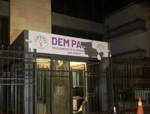 Balgat’ta DEM Parti Genel Merkezine Taşlı Saldırı