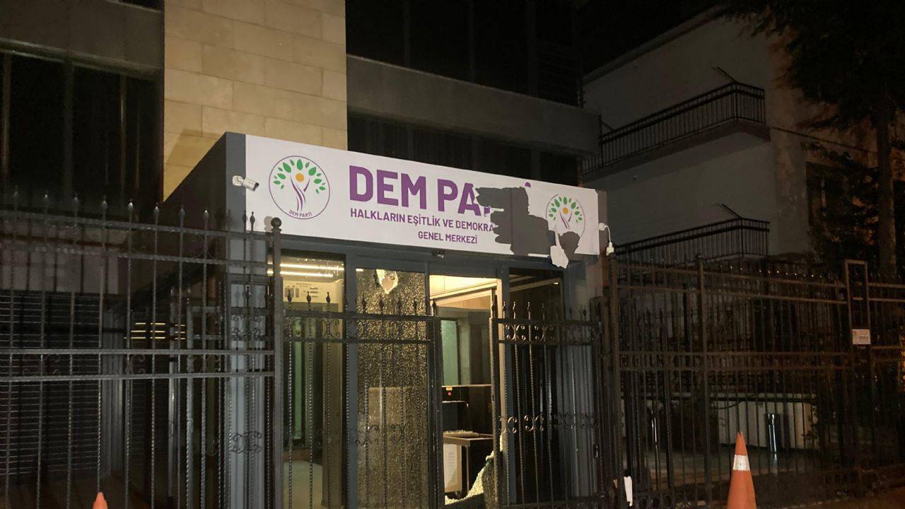 Balgat’ta DEM Parti Genel Merkezine Taşlı Saldırı