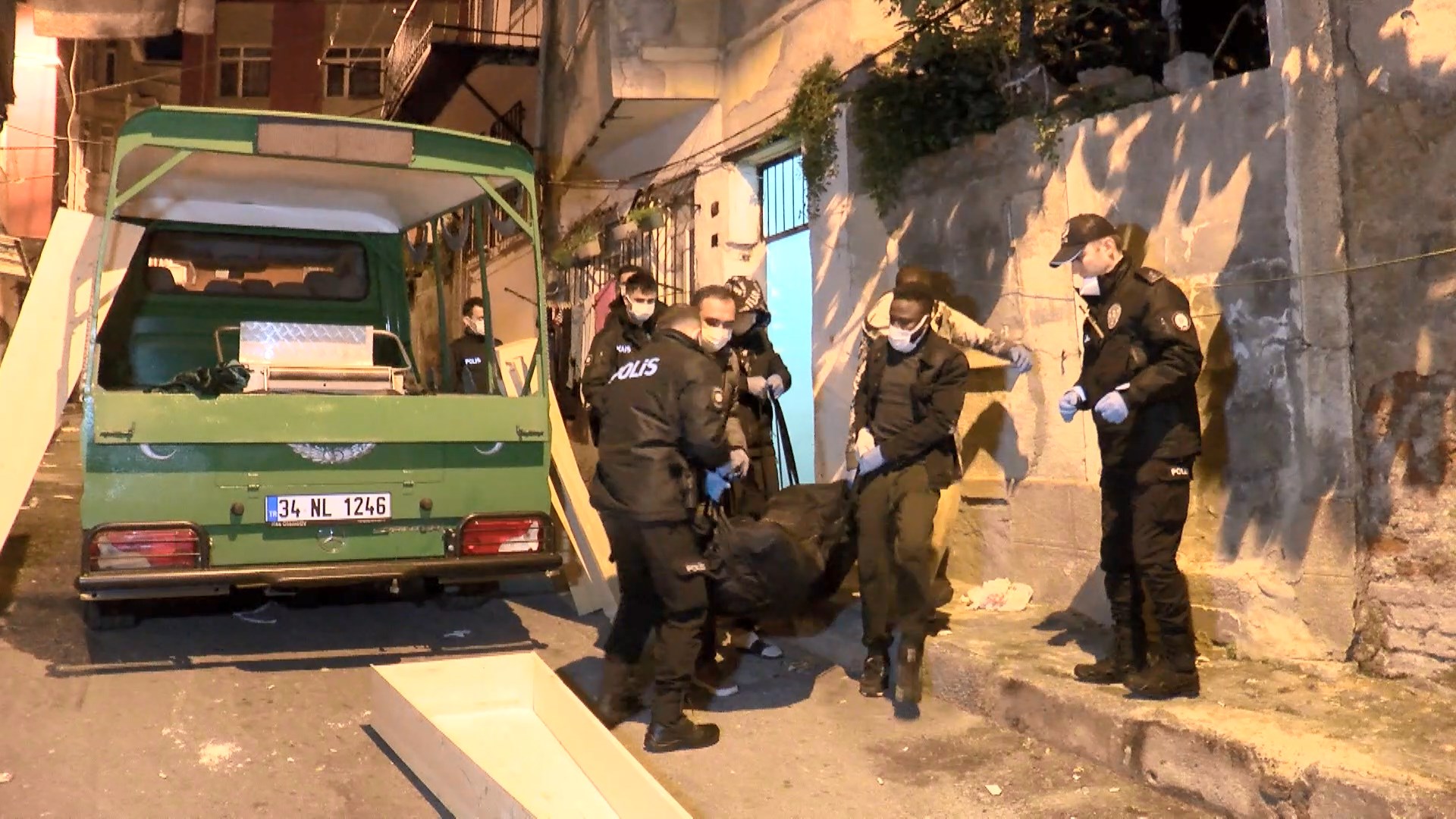 Beyoğlu'nda Yabancı Uyruklu Kadın ve Bebeği Hayatını Kaybetti