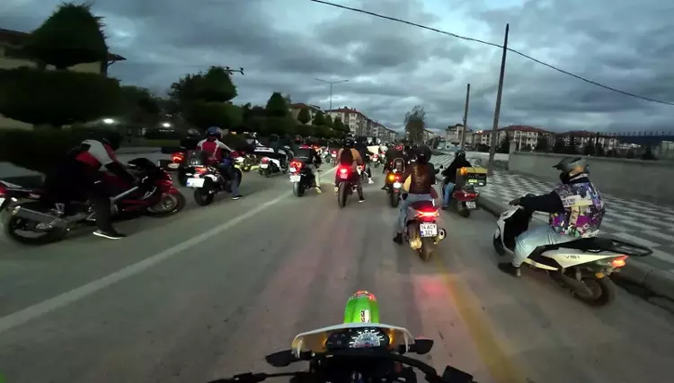 Bolu'da Motosikletli Protesto: Kadın Cinayetleri ve Yenidoğan Çetesi'ne Tepki