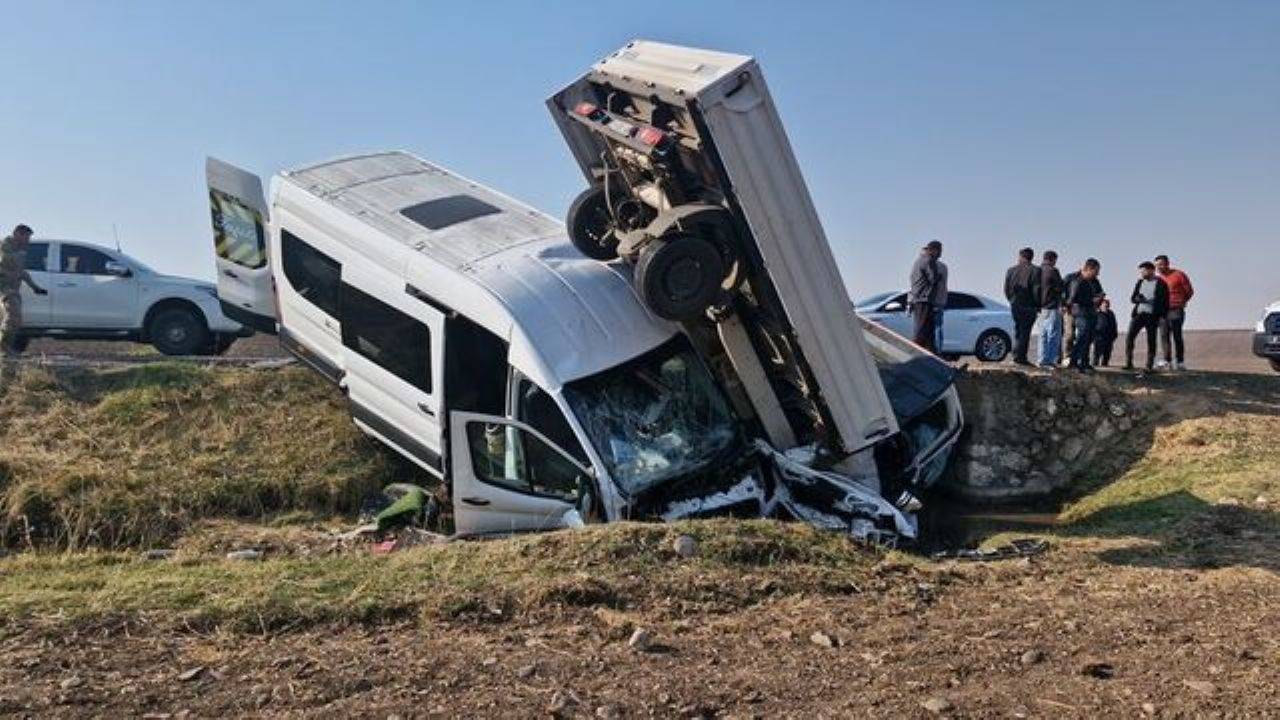 Diyarbakır’da Feci Trafik Kazası: Yaralılar Hayati Tehlike Altında