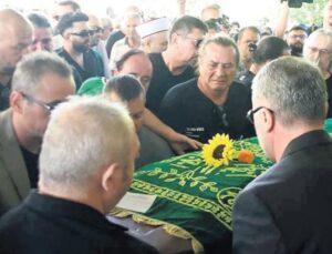 Hacı Mustafa Beşikçioğlu Camii’nde Gerçekleştirilen Cenaze Törenine Ünlü İsimler Katıldı