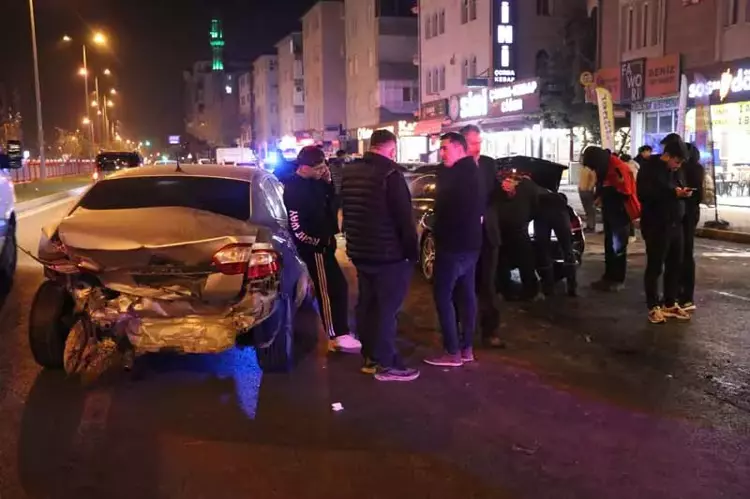 Kayseri'de Trafik Kazası Sonrası Yangın: Dört Yaralı