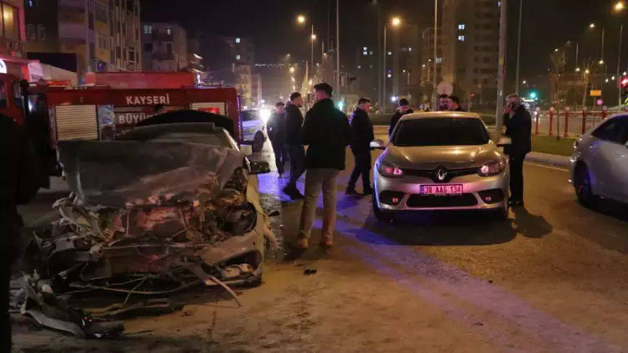 Kayseri’de Trafik Kazası Sonrası Yangın: Dört Yaralı