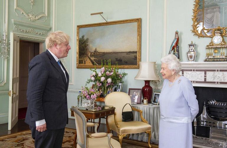 Kraliçe II. Elizabeth'in Son Günleri ve Boris Johnson'ın İddiaları