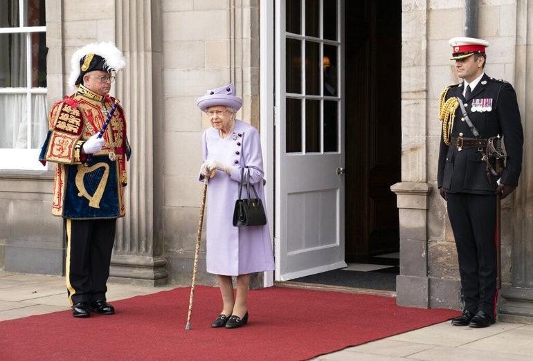 Kraliçe II. Elizabeth'in Son Günleri ve Boris Johnson'ın İddiaları