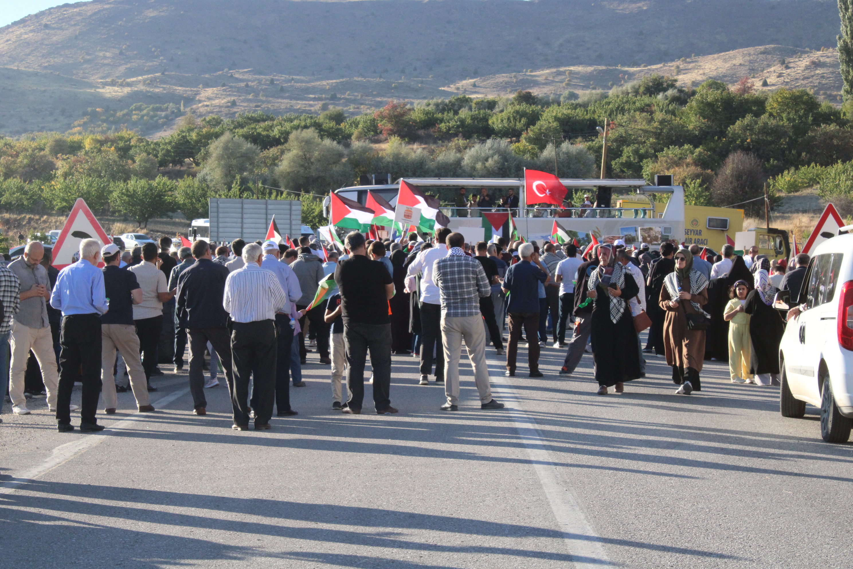 Kudüs Kardeşlik Platformu'ndan Anlamlı Protesto Programı