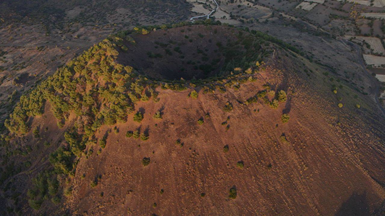 Kula-Salihli Jeoparkı: Volkanik Faaliyetler ve Magma Odaları Üzerine Araştırmalar