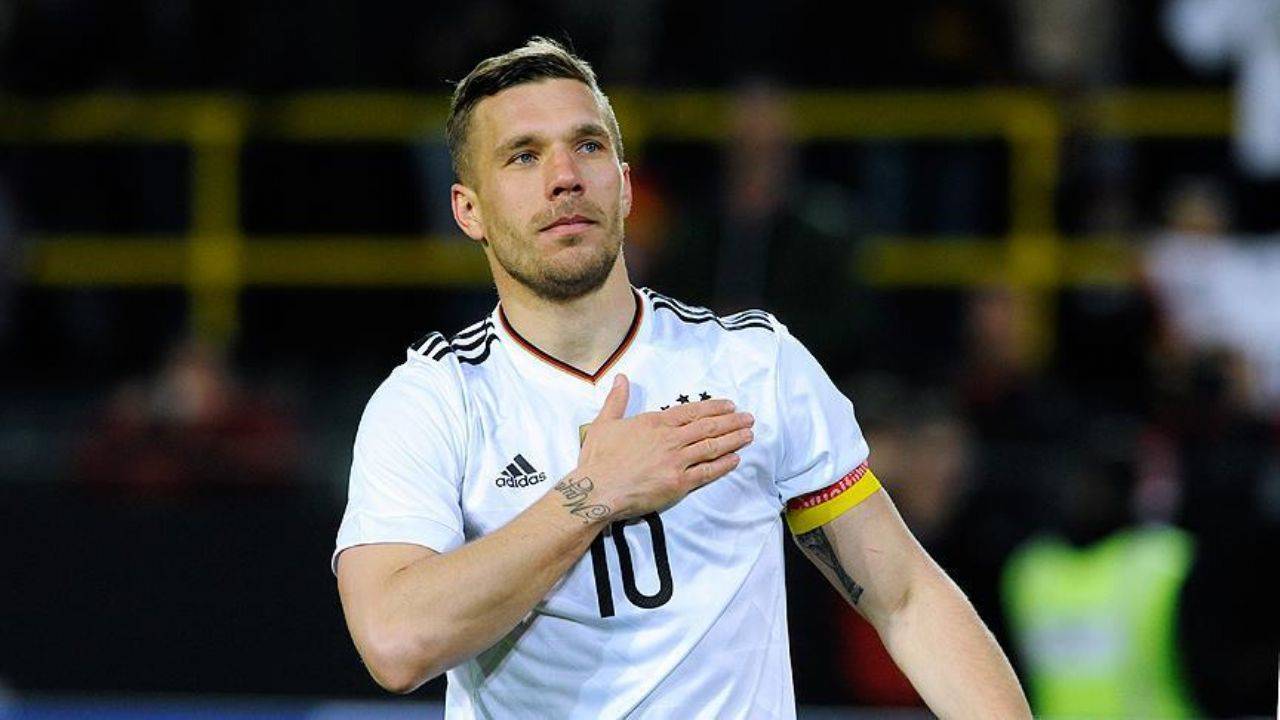 Lukas Podolski’nin Futbol Kariyerinin Sonu ve Anısına Özel Maç