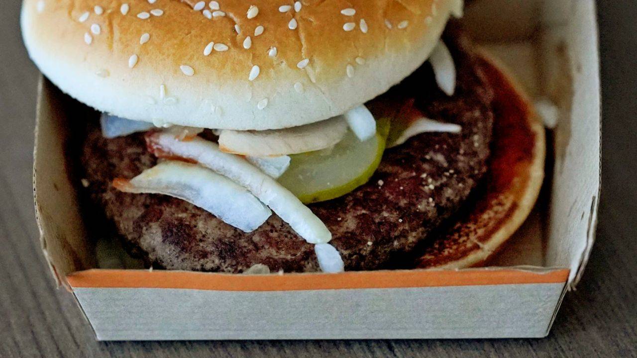 McDonald’s Hamburgerlerinde Koli Basili Alarmı