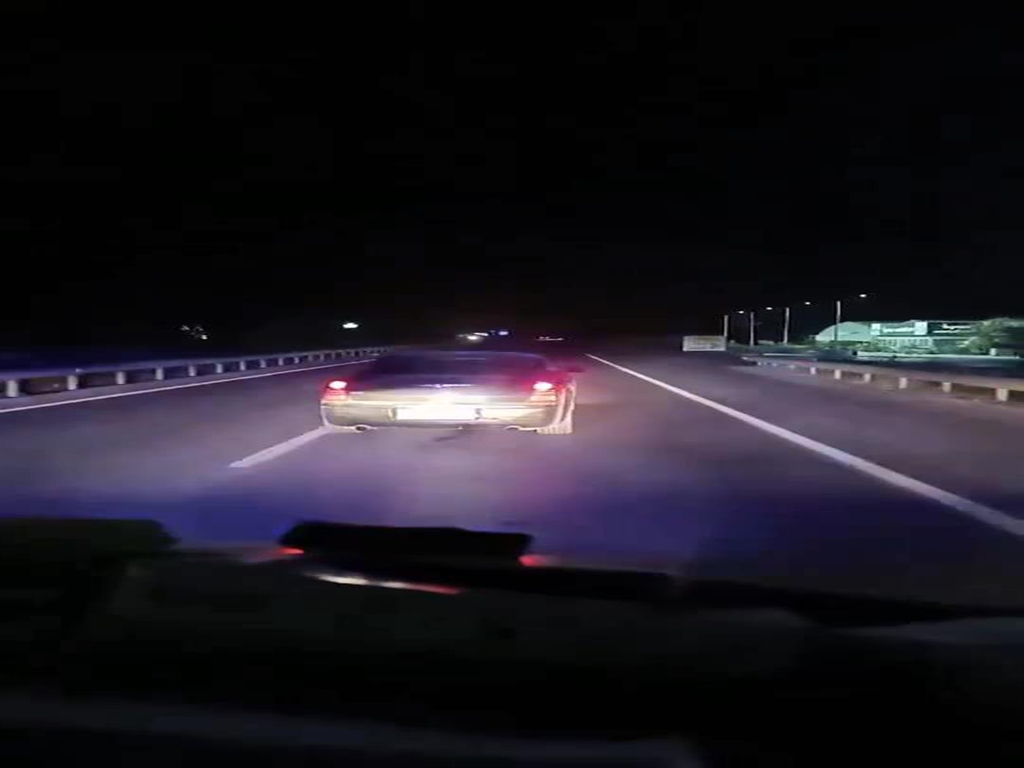 Otomobil Sürücüsü, Ambulansa Yol Vermediği İçin Tutuklandı