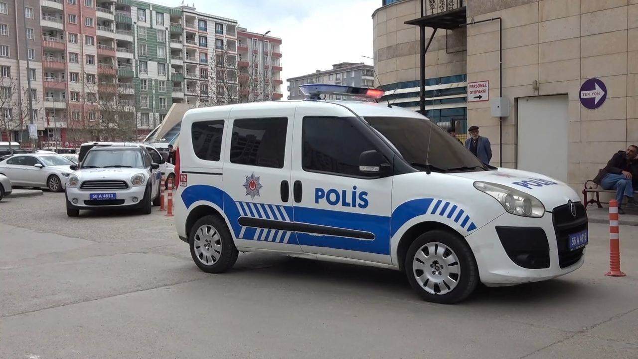 Siirt’te Park Halindeki Araçta Emekli Polis Memurunun Cesedi Bulundu