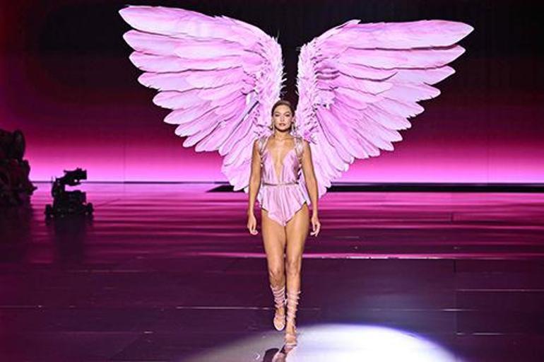 Victoria's Secret Defilesinin Yeniden Dönüşü ve Ashley Graham'ın Etkisi