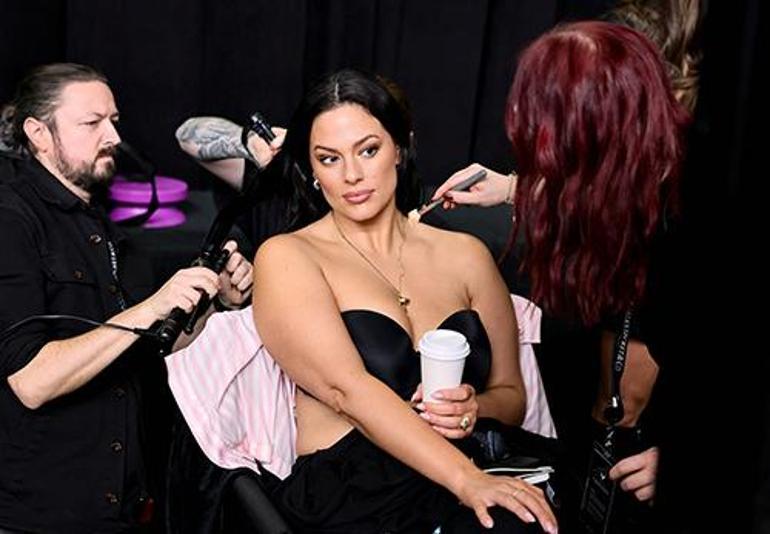 Victoria's Secret Defilesinin Yeniden Dönüşü ve Ashley Graham'ın Etkisi