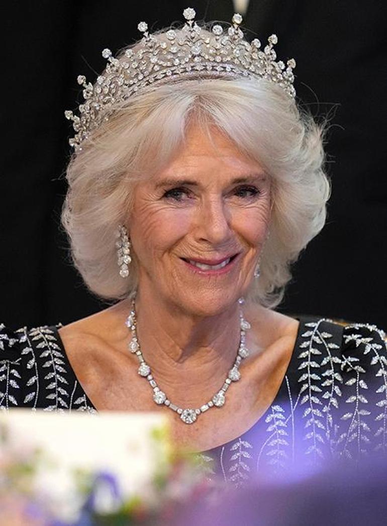 Camilla Parker Bowles: Kraliçe Olmanın Değişimi ve Taç Seçimleri