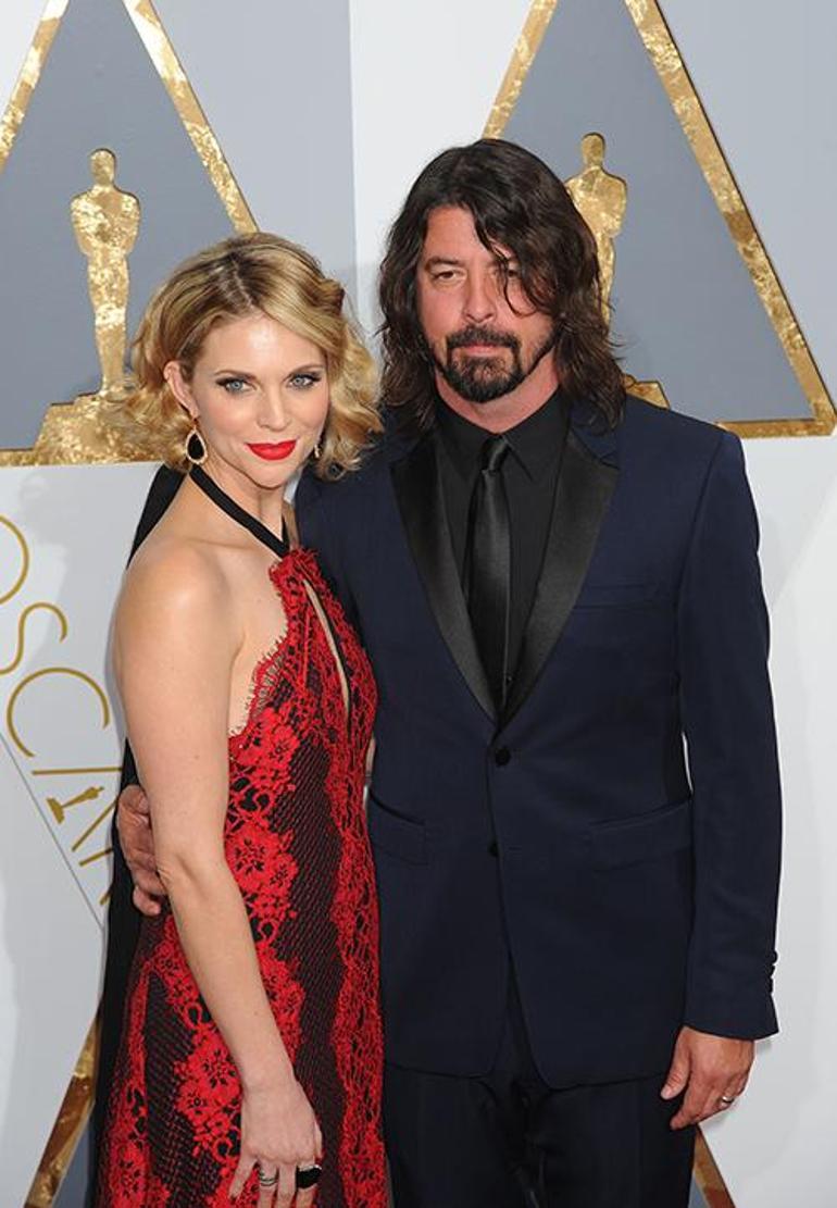 Dave Grohl'dan Şok İtiraf: Eşini Aldattı ve Yeni Bir Çocuk Sahibi Oldu