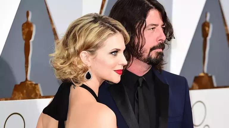 Dave Grohl'dan Şok İtiraf: Eşini Aldattı ve Yeni Bir Çocuk Sahibi Oldu