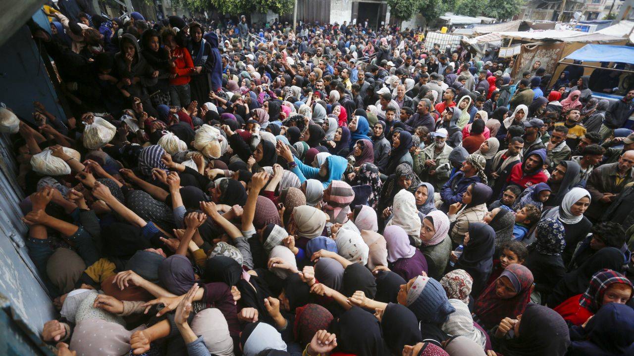 Deyr Belah’ta Ekmek Kuyruğu: Gıda Sıkıntısı ve Ekonomik Zorluklar