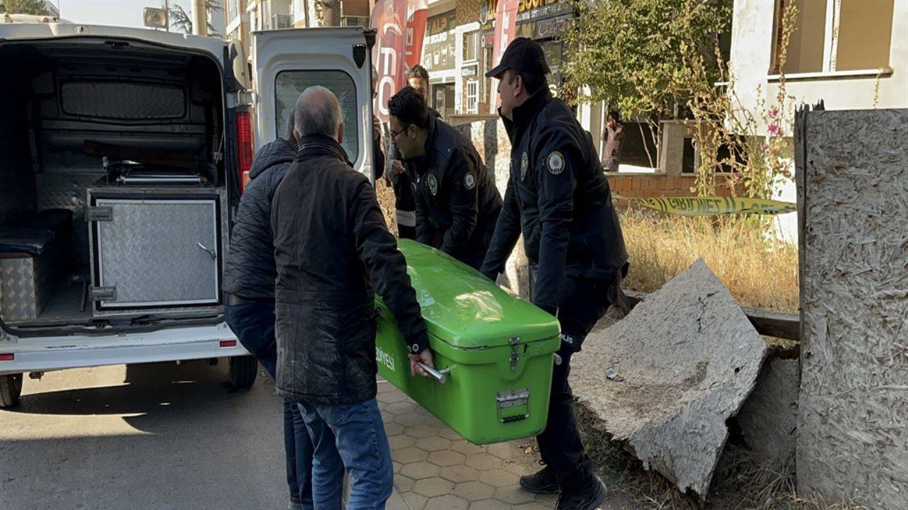 Ertuğrulgazi Mahallesi’nde İnşaatta Bulunan Ceset Olayı