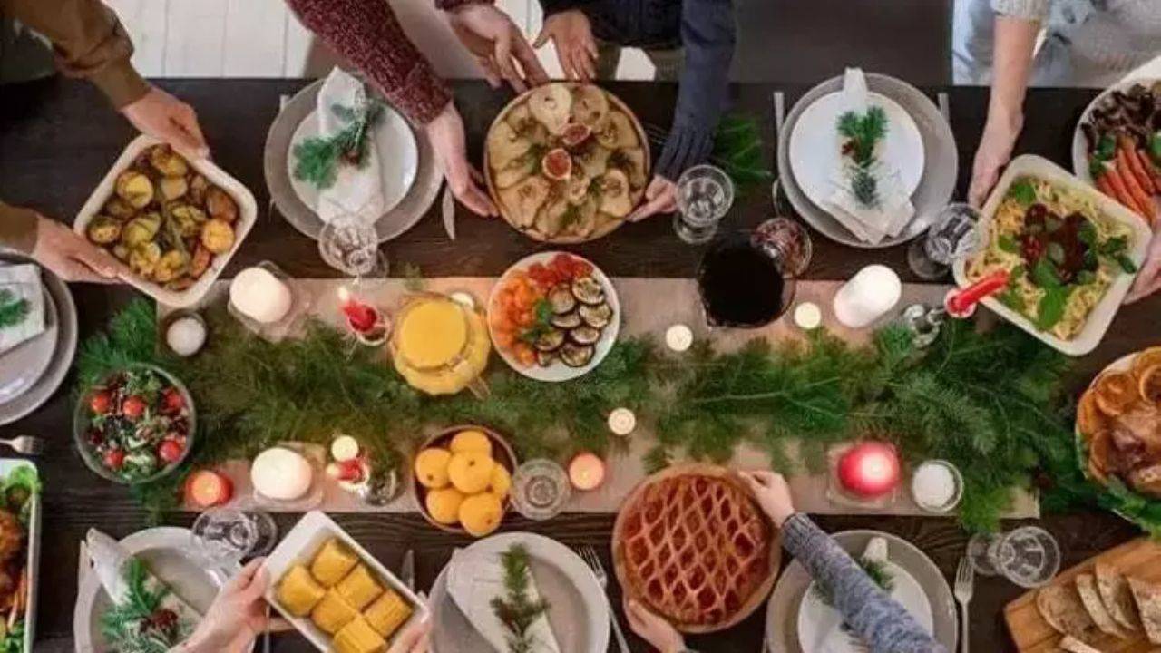 Günün Lezzetli Menüsü: Düğün Çorbası, Ispanak Yemeği, Mevsim Salatası ve Soğuk Baklava