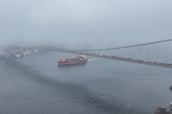 İstanbul Boğazı’nda Gemi Trafiği Askıya Alındı