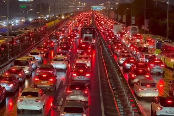 İstanbul’da Trafik Yoğunluğu Artışı