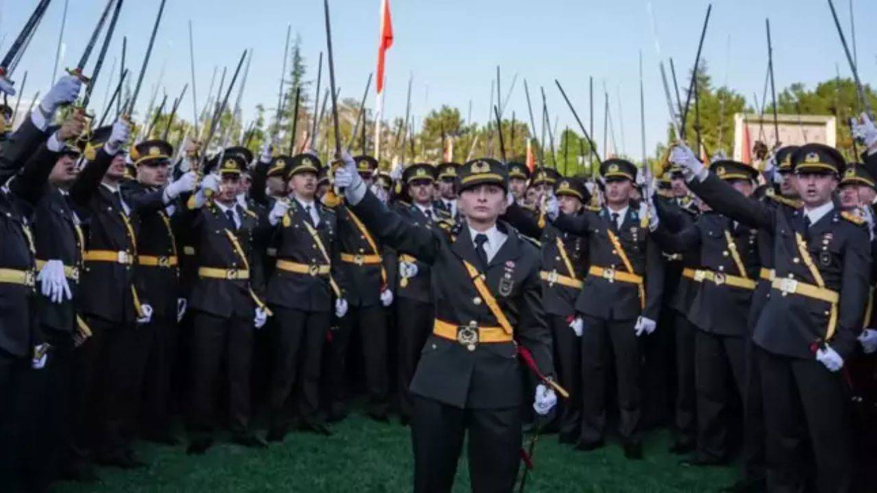 Kara Harp Okulu’nda Kılıçlı Yemin Olayı ve Disiplin Soruşturması