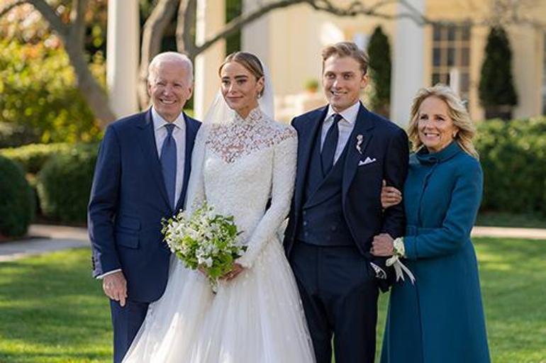 Naomi Biden İlk Bebek Müjdesini Verdi