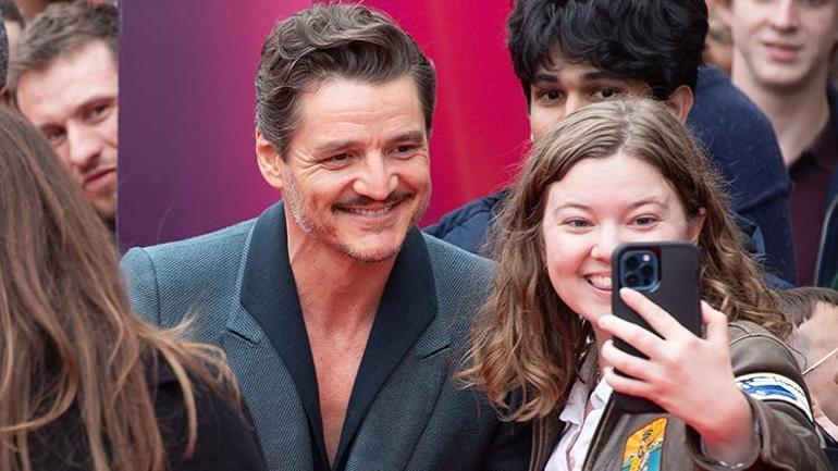 Pedro Pascal: Aile Bağları ve Zorlu Geçmişiyle Hollywood'un Yıldızı