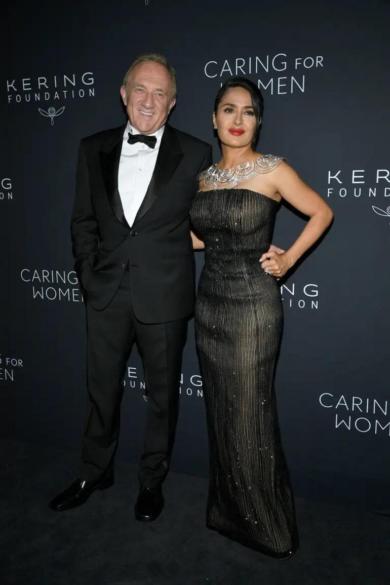 Salma Hayek'in Milyarder Eşi ile Evlilik Sırrı