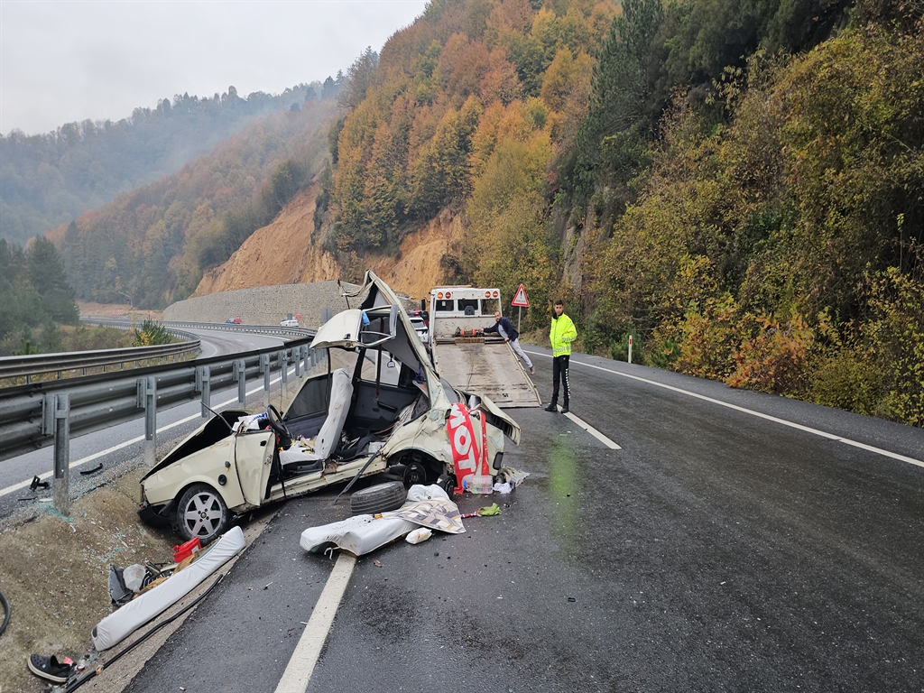 Zonguldak'ta Otomobil Takla Attı: Yaralı Sürücü Hastaneye Kaldırıldı