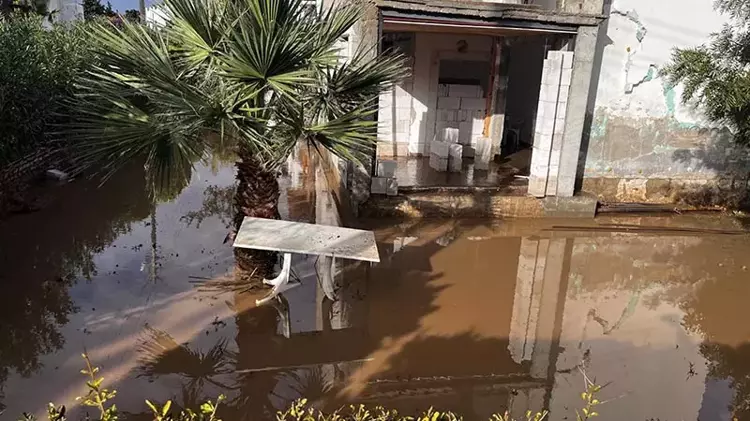 Bodrum'da Kuvvetli Sağanak Sonrası Su Baskınları