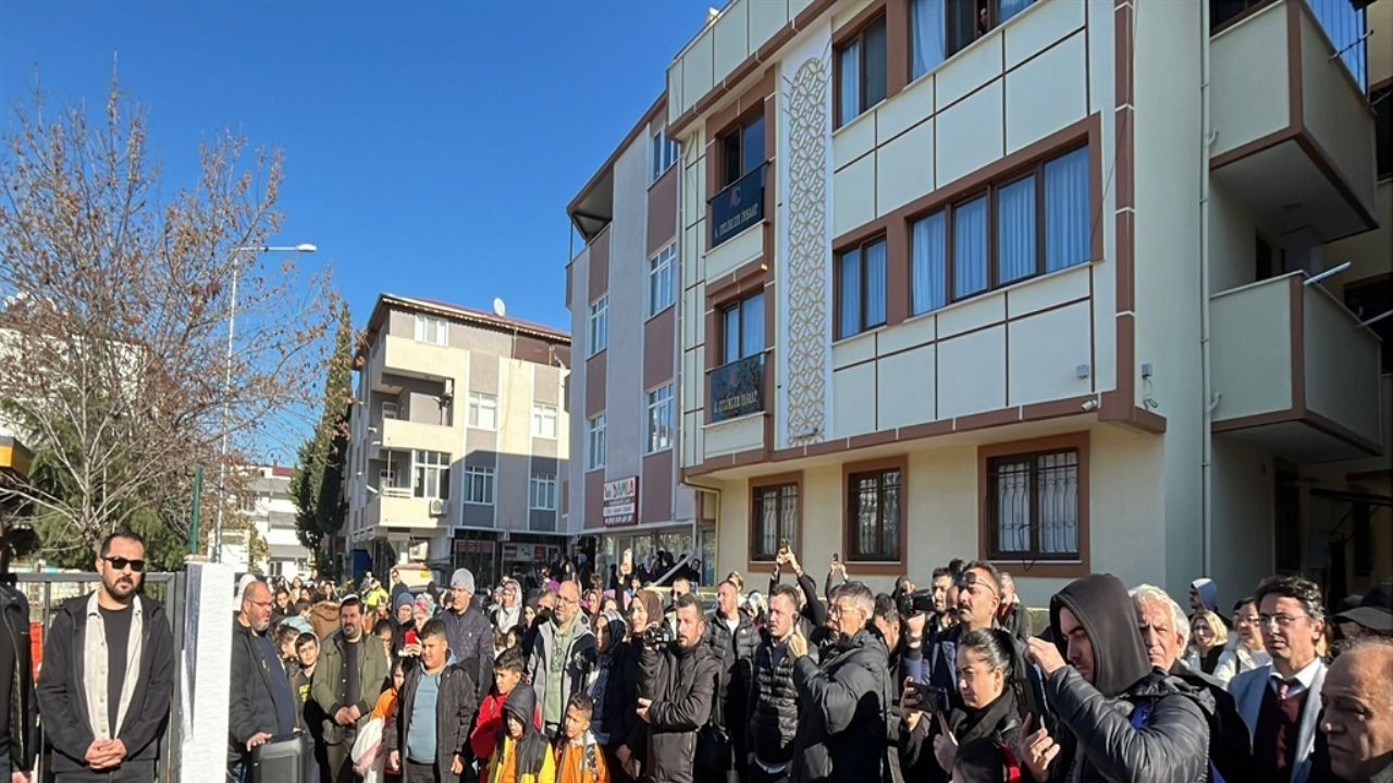 Darıca’da Öğretmene Yönelik Şiddet Olayı ve Eğitimde Şiddetle Mücadele